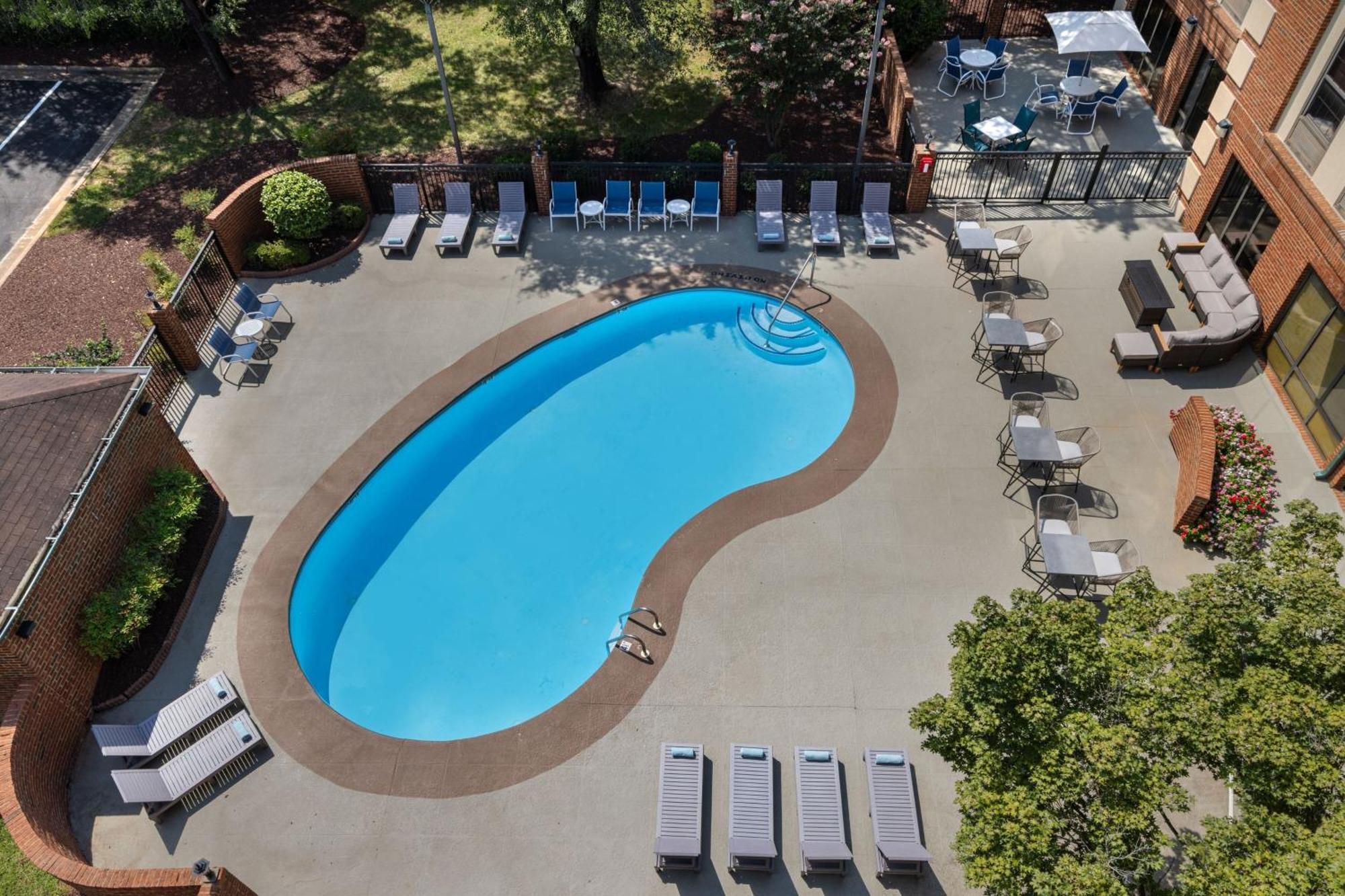 Four Points By Sheraton Greensboro Airport Exteriér fotografie